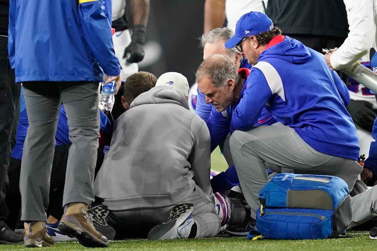 Buffalo Bill’s NFL player suffers cardiac arrest on the playing field….